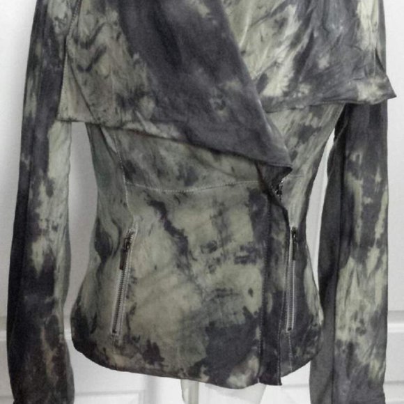 ****** SOLD ******   Vince - Picture 6 of 15